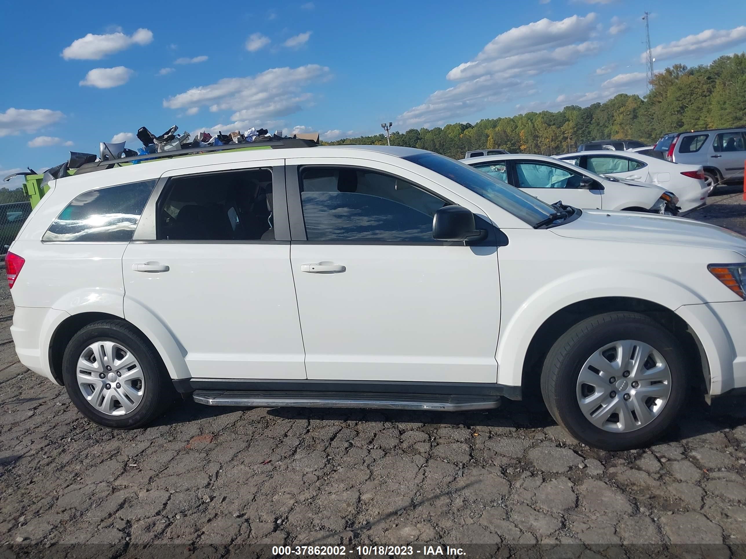 Photo 11 VIN: 3C4PDCABXJT183450 - DODGE JOURNEY 