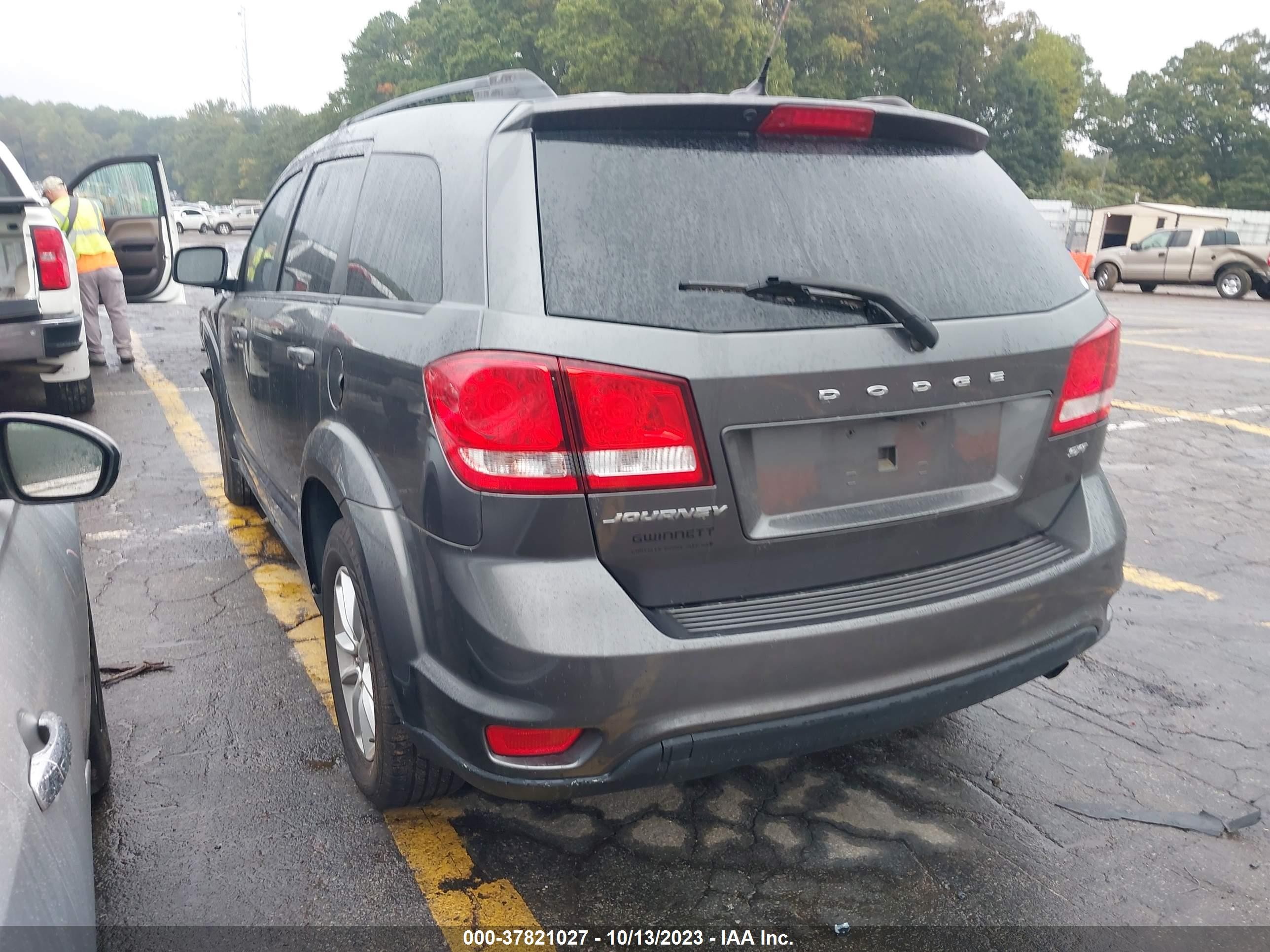 Photo 2 VIN: 3C4PDCBB0ET303812 - DODGE JOURNEY 