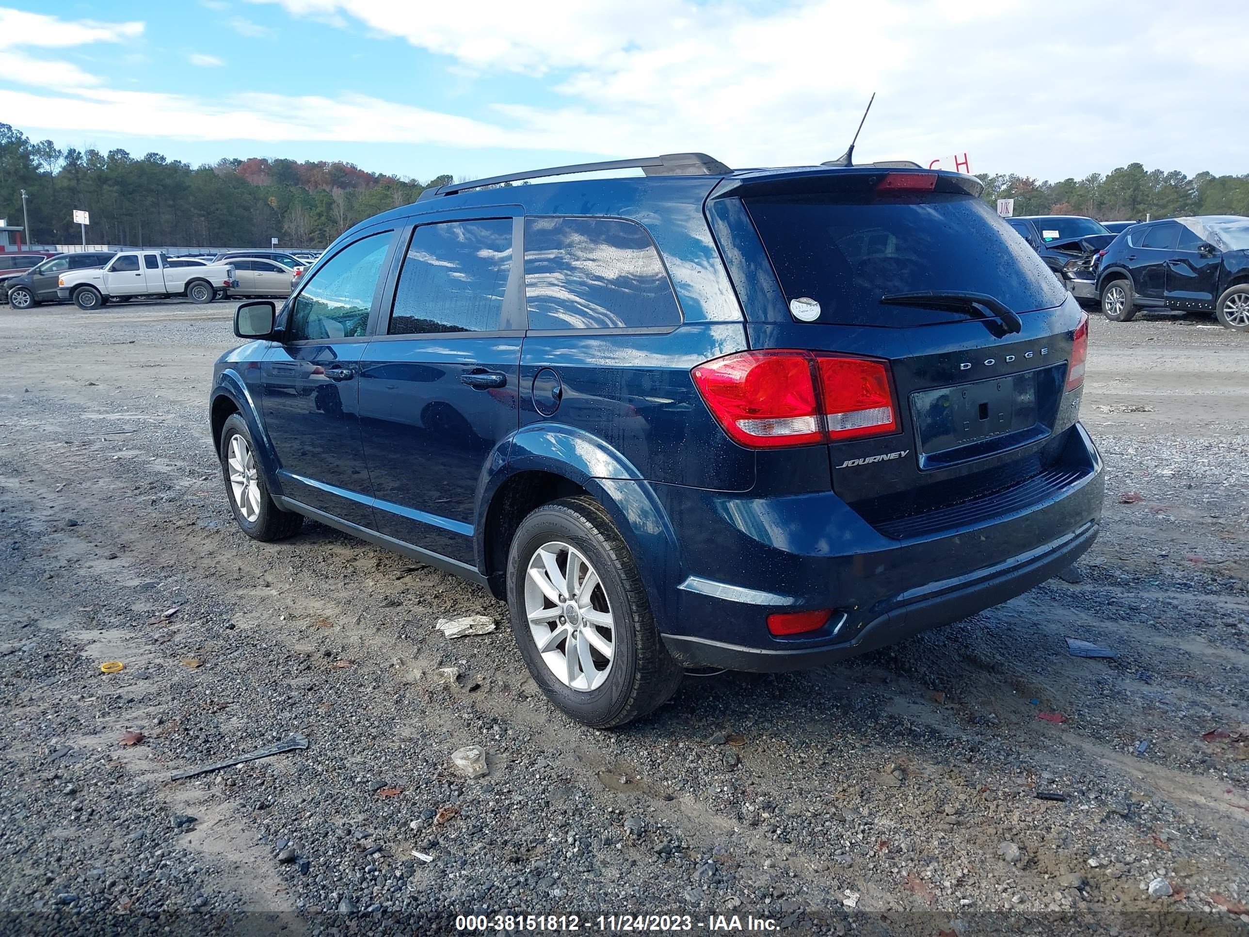 Photo 2 VIN: 3C4PDCBB0FT546733 - DODGE JOURNEY 