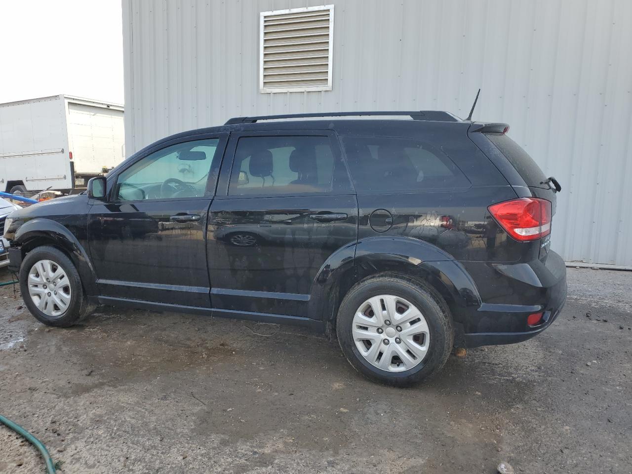 Photo 2 VIN: 3C4PDCBB1KT798565 - DODGE JOURNEY SE 