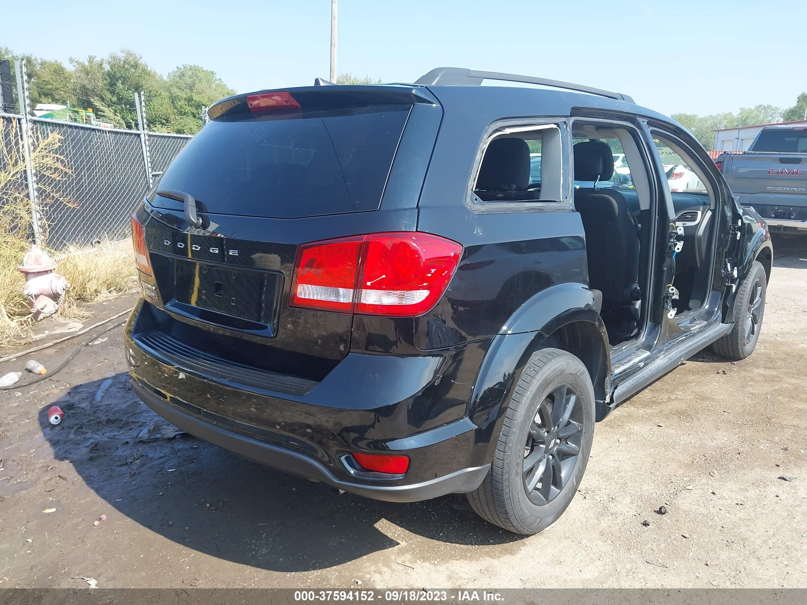 Photo 3 VIN: 3C4PDCBB1KT835632 - DODGE JOURNEY 