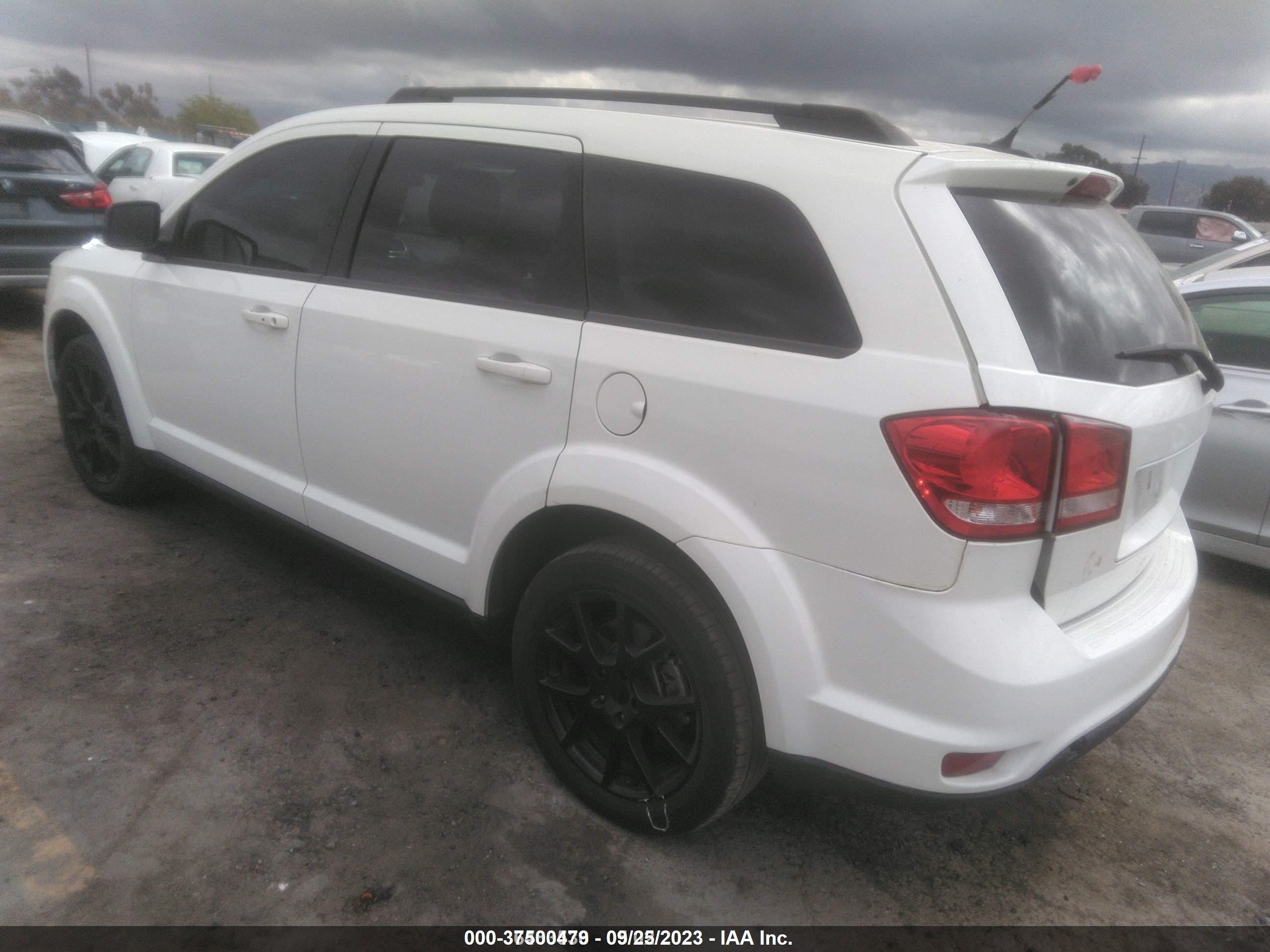 Photo 2 VIN: 3C4PDCBB2FT650155 - DODGE JOURNEY 