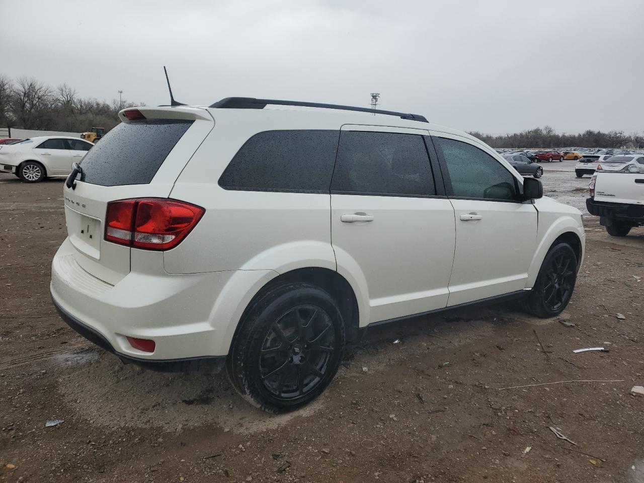 Photo 2 VIN: 3C4PDCBB2KT834960 - DODGE JOURNEY 