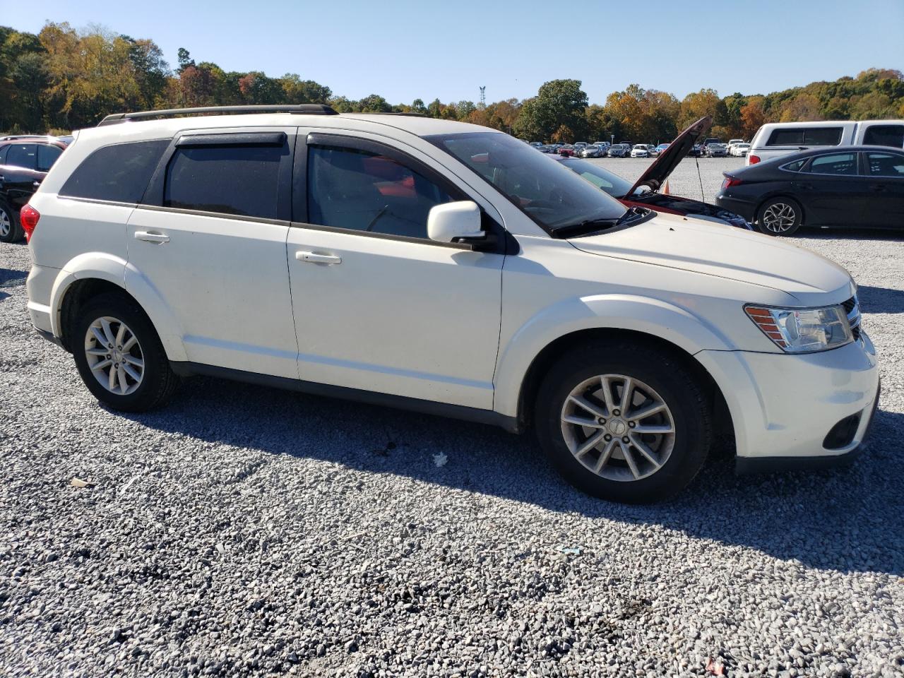 Photo 3 VIN: 3C4PDCBB3ET103376 - DODGE JOURNEY 