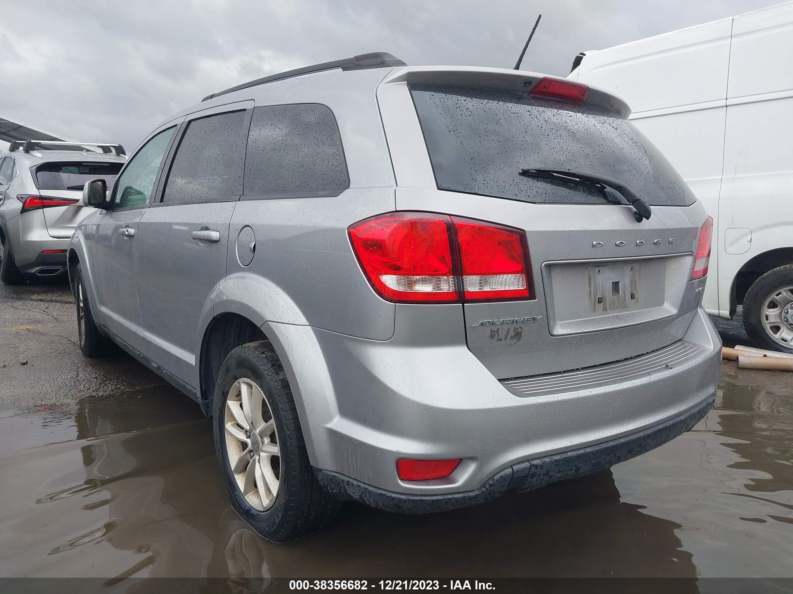 Photo 2 VIN: 3C4PDCBB3FT560755 - DODGE JOURNEY 