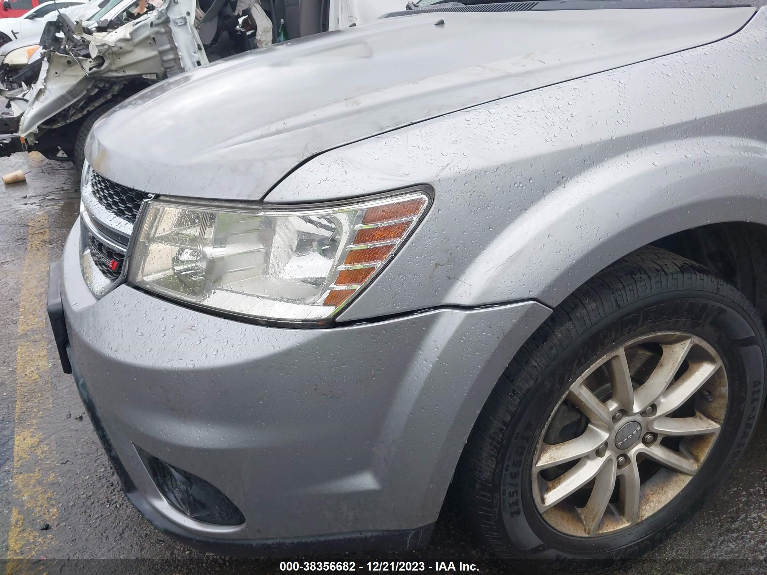 Photo 5 VIN: 3C4PDCBB3FT560755 - DODGE JOURNEY 