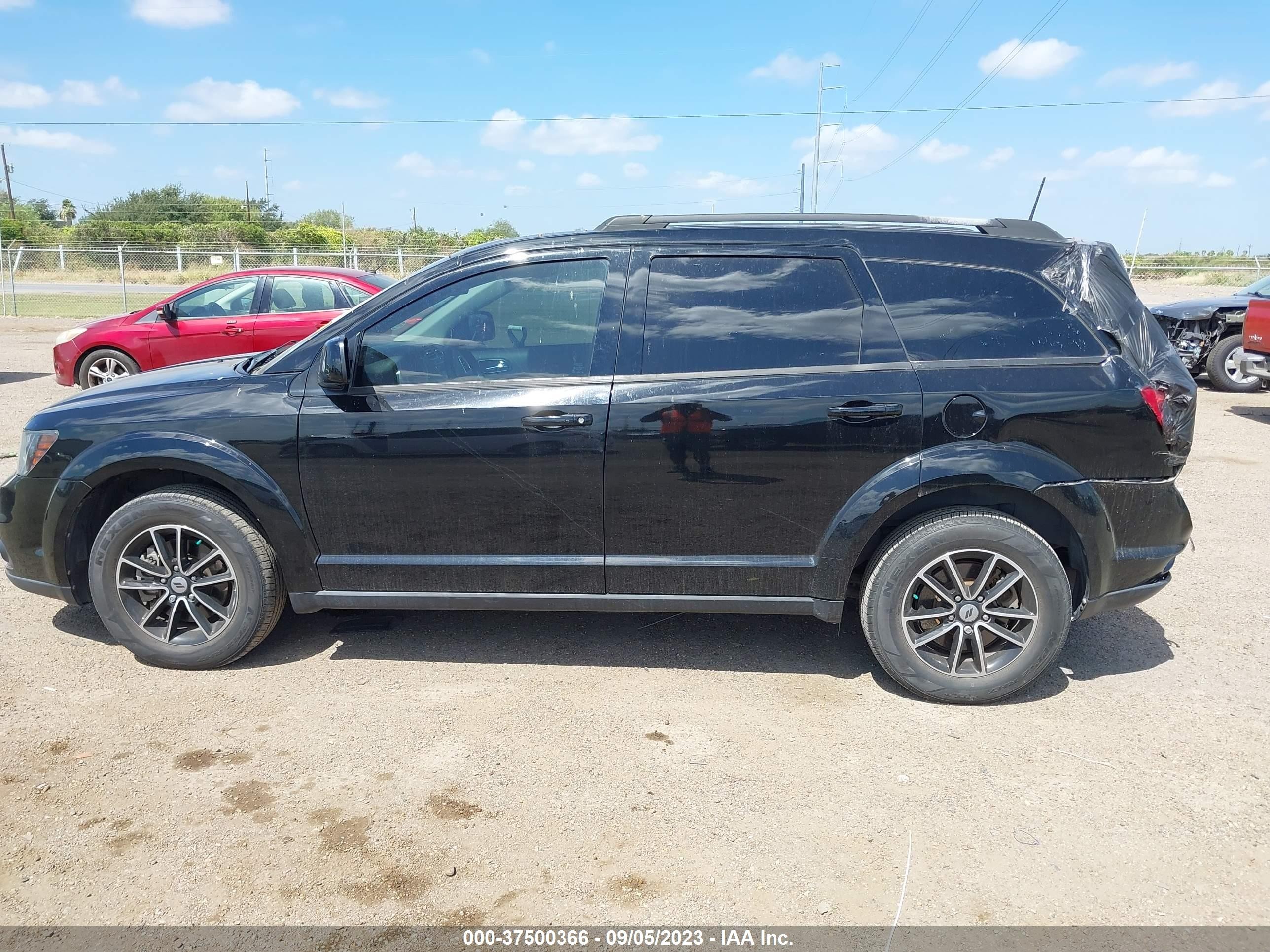 Photo 13 VIN: 3C4PDCBB4KT719700 - DODGE JOURNEY 