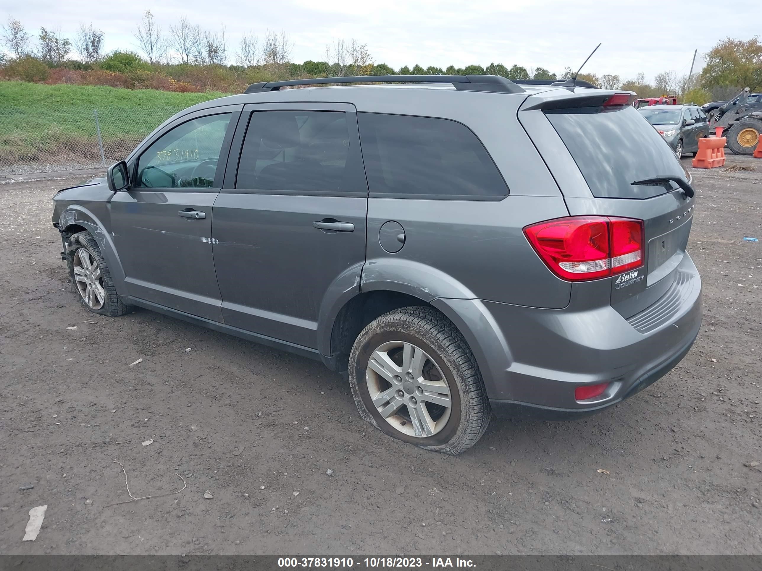 Photo 2 VIN: 3C4PDCBB5CT353828 - DODGE JOURNEY 