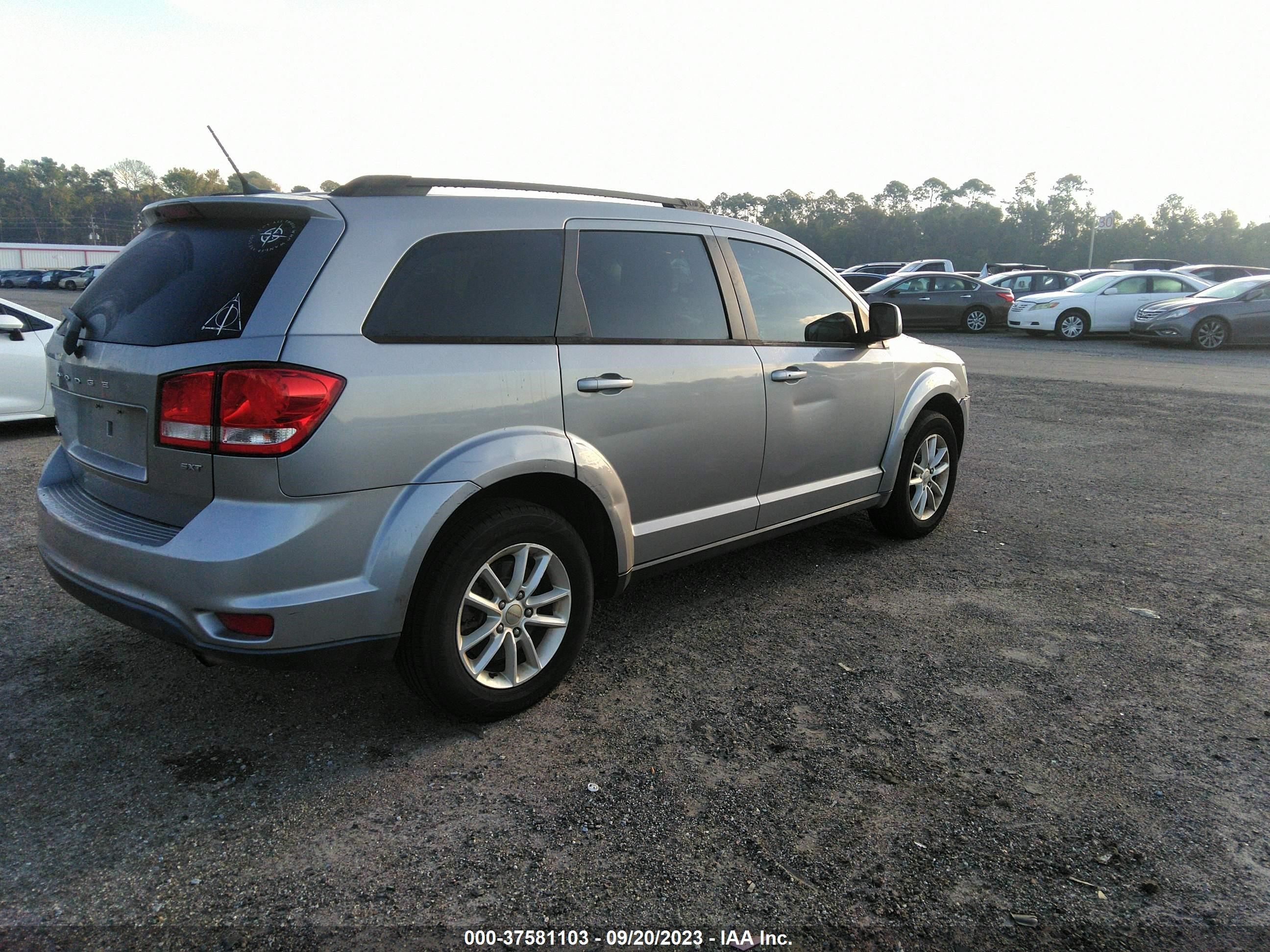 Photo 3 VIN: 3C4PDCBB5GT101499 - DODGE JOURNEY 