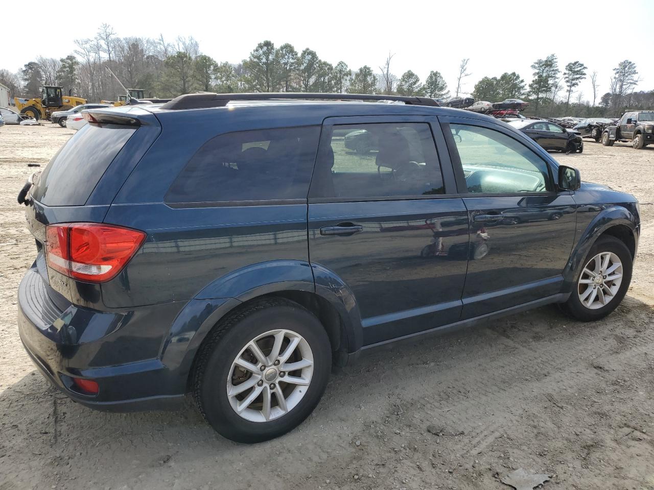 Photo 2 VIN: 3C4PDCBB6DT577921 - DODGE JOURNEY 