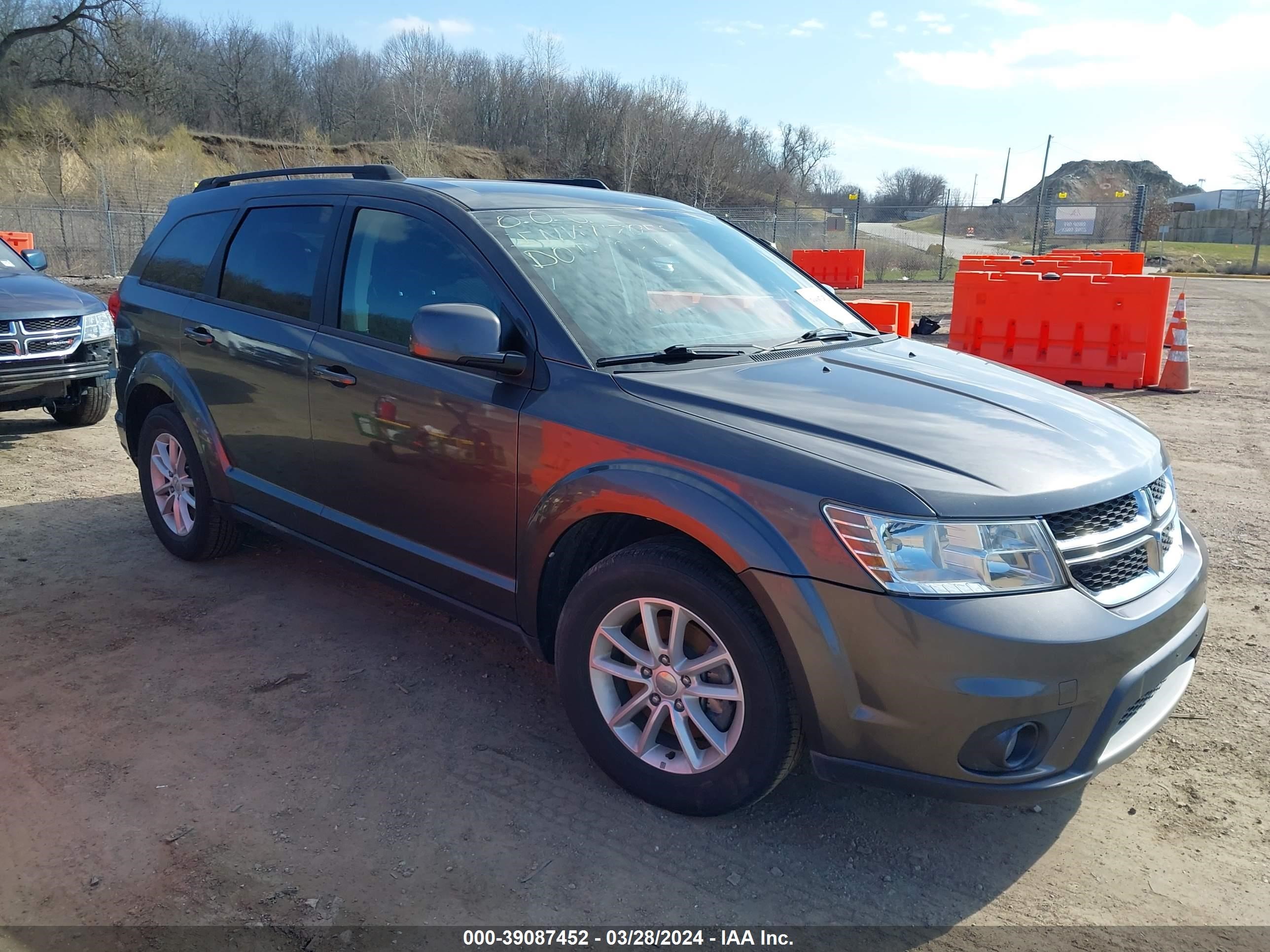 Photo 0 VIN: 3C4PDCBB7FT572469 - DODGE JOURNEY 