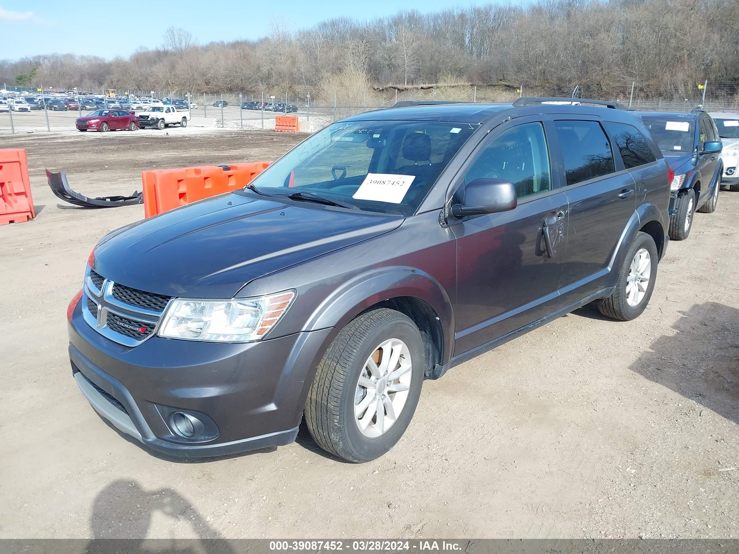 Photo 1 VIN: 3C4PDCBB7FT572469 - DODGE JOURNEY 