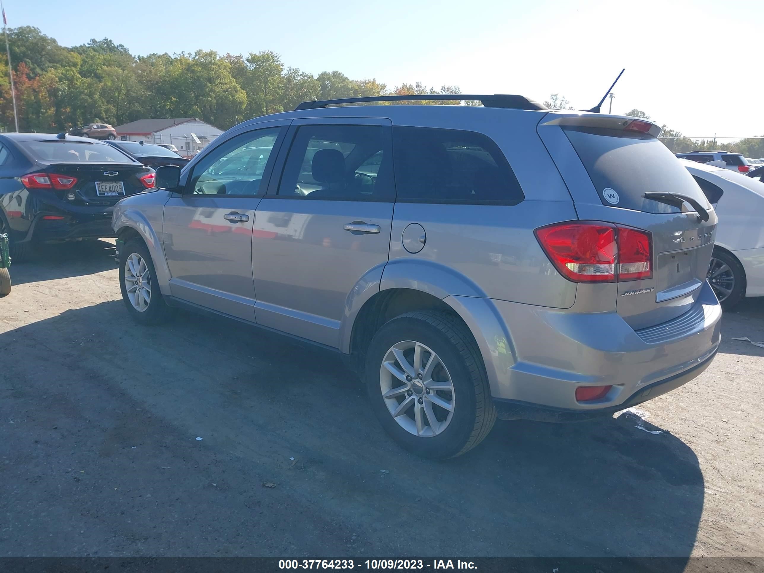 Photo 2 VIN: 3C4PDCBB7GT191495 - DODGE JOURNEY 