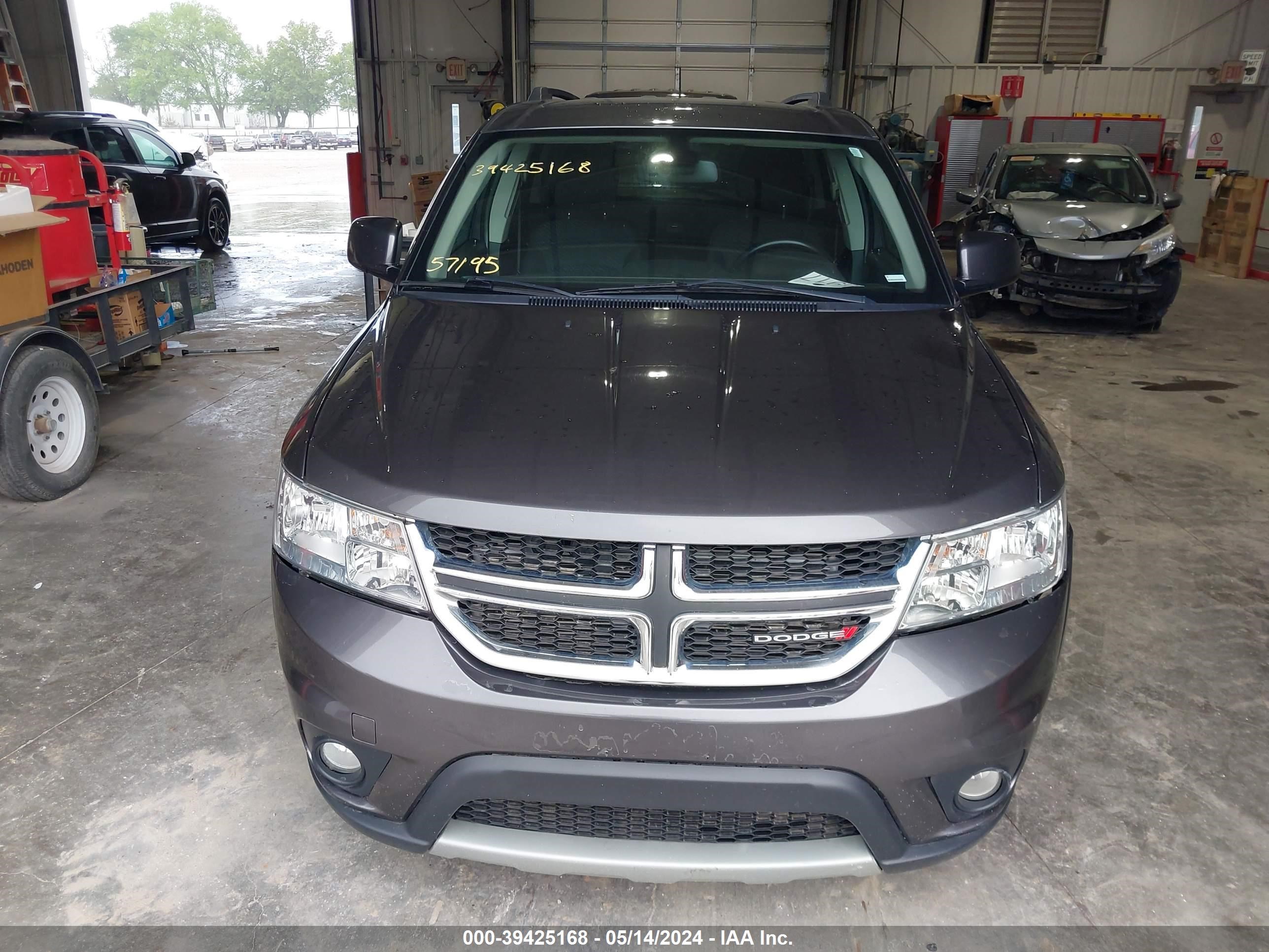 Photo 11 VIN: 3C4PDCBB7KT707721 - DODGE JOURNEY 