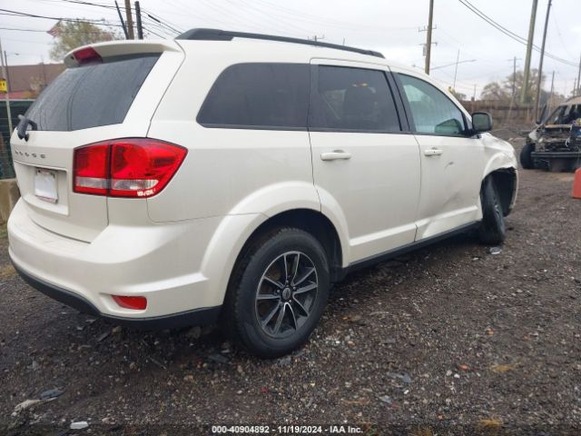 Photo 3 VIN: 3C4PDCBB7KT718685 - DODGE JOURNEY 