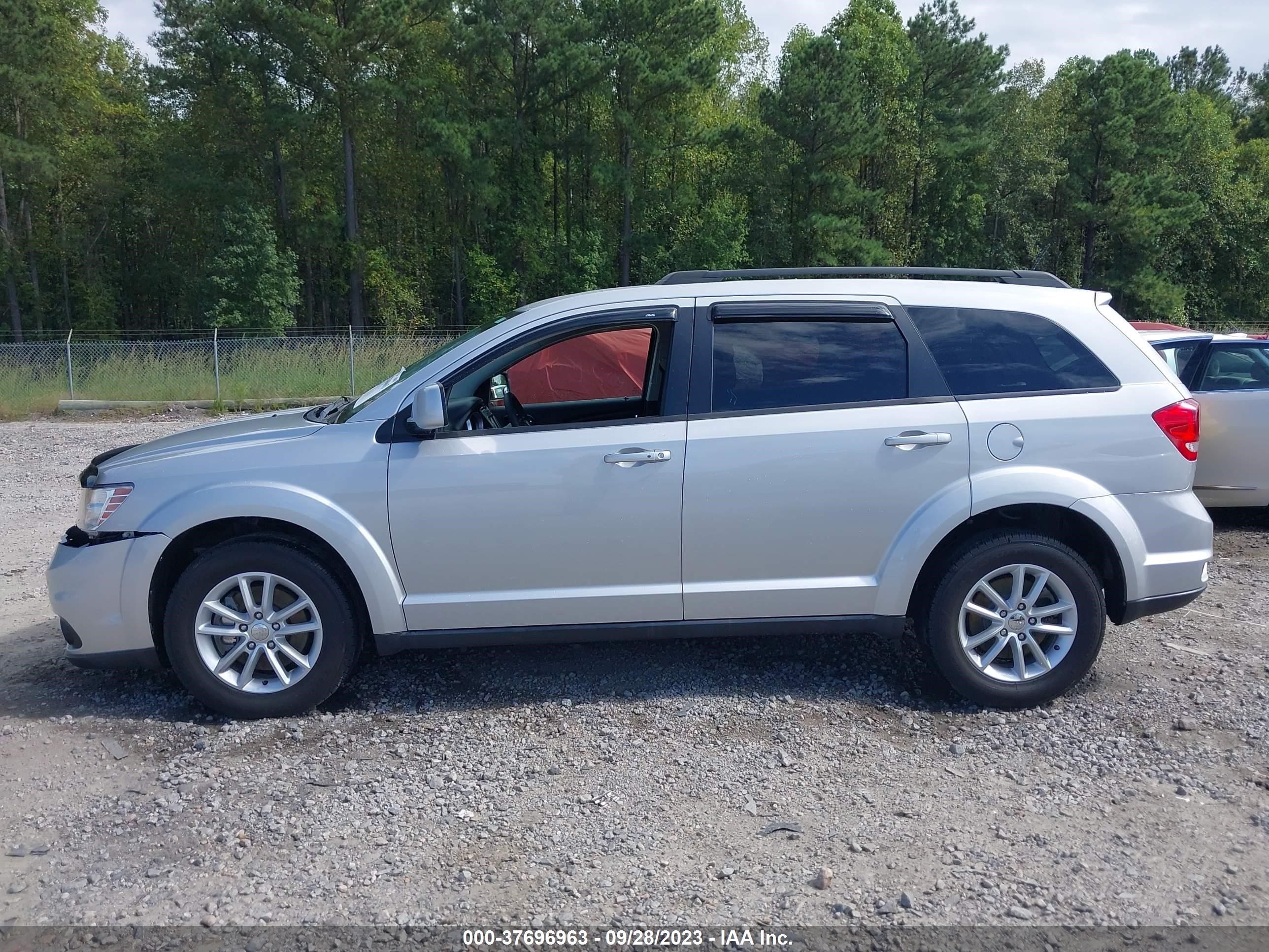 Photo 13 VIN: 3C4PDCBB8ET303511 - DODGE JOURNEY 