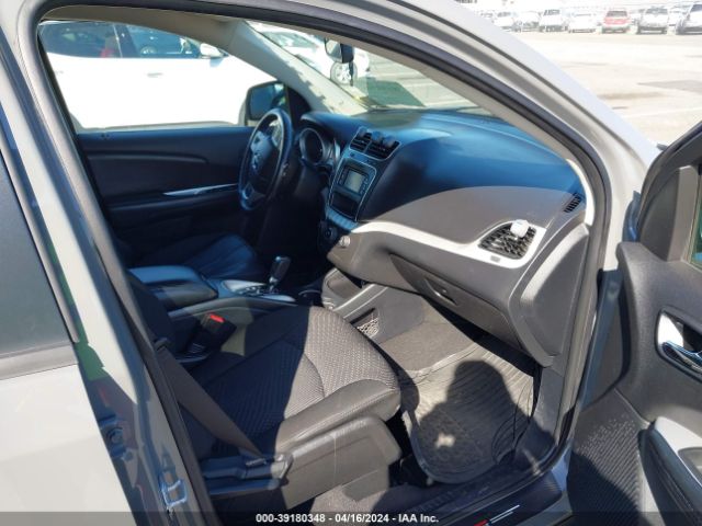 Photo 4 VIN: 3C4PDCBB8KT821193 - DODGE JOURNEY 