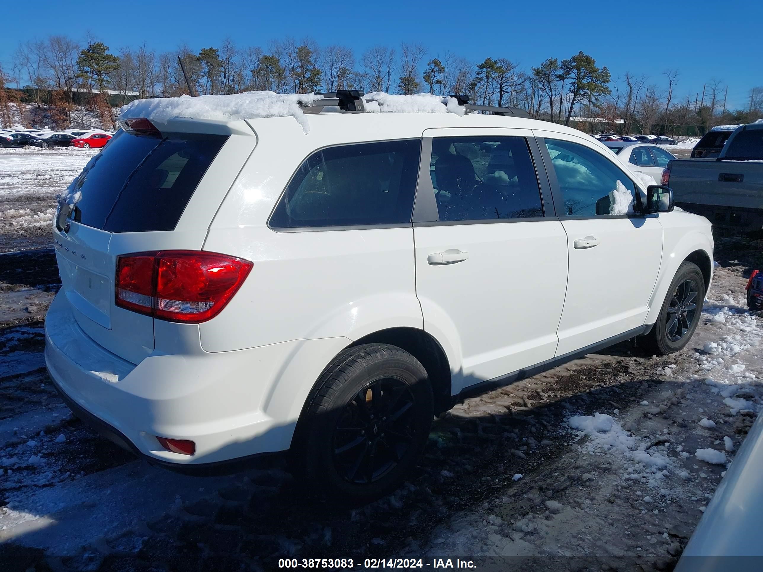 Photo 3 VIN: 3C4PDCBBXKT845799 - DODGE JOURNEY 