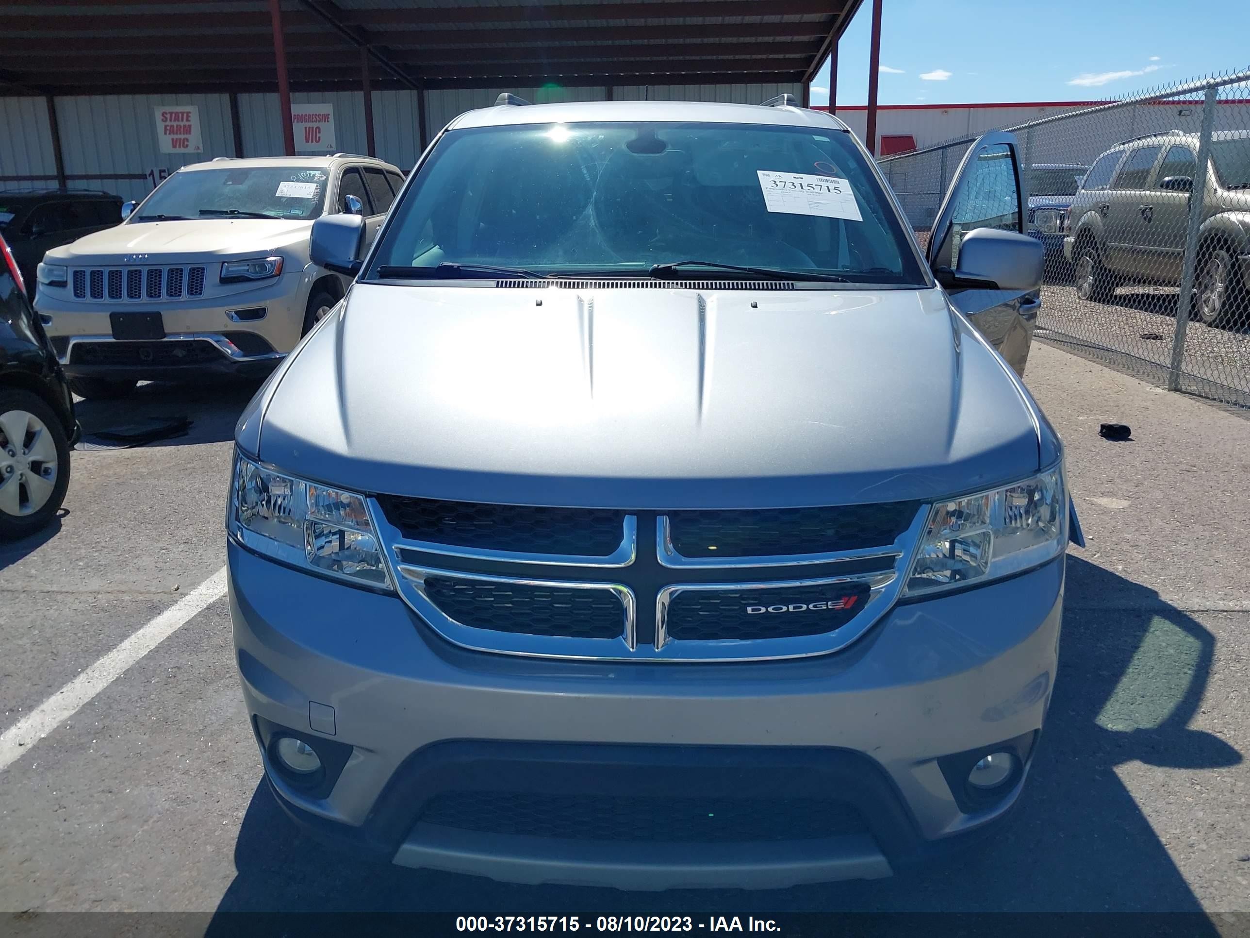 Photo 11 VIN: 3C4PDCBG0JT512263 - DODGE JOURNEY 