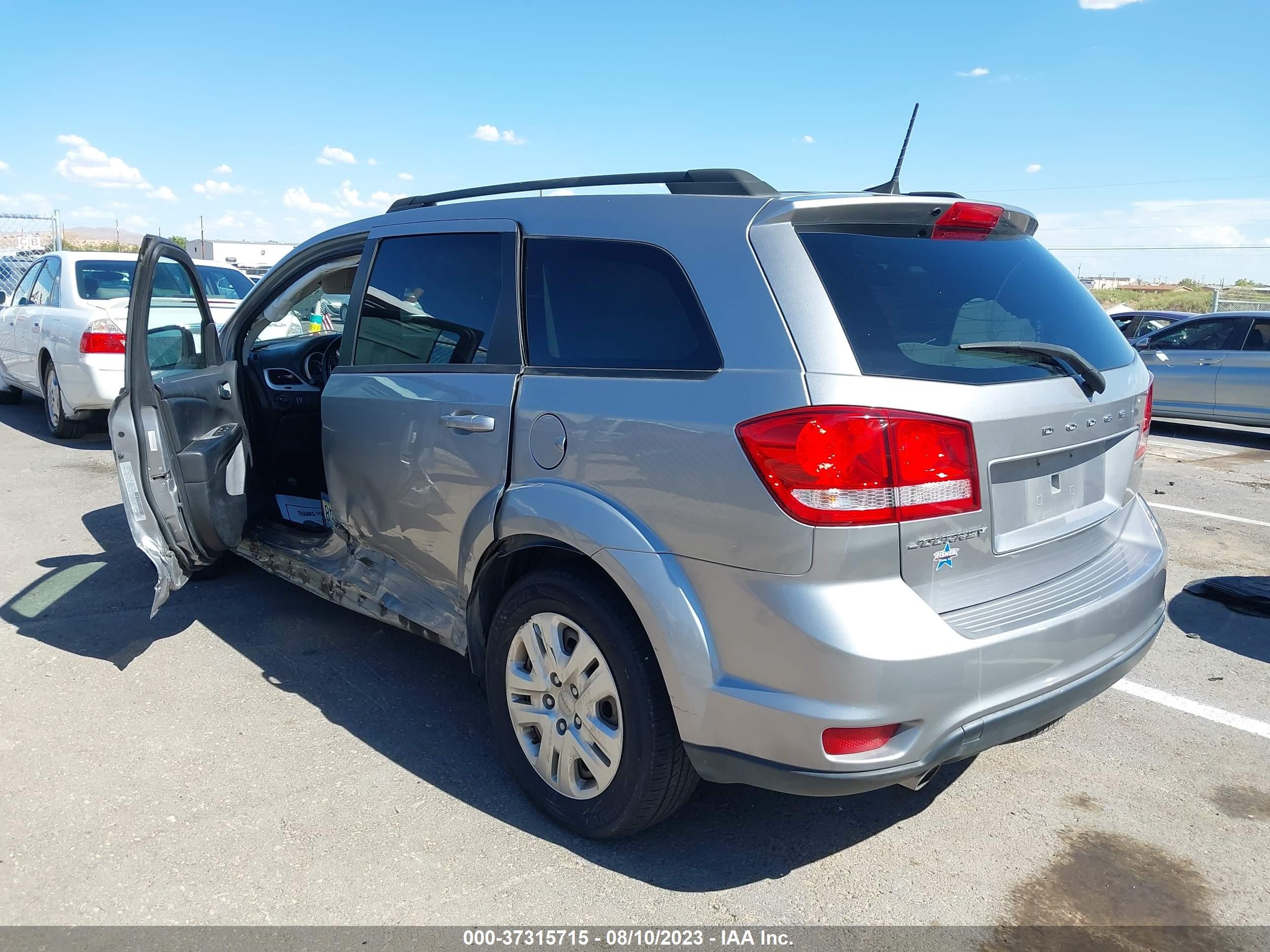 Photo 2 VIN: 3C4PDCBG0JT512263 - DODGE JOURNEY 