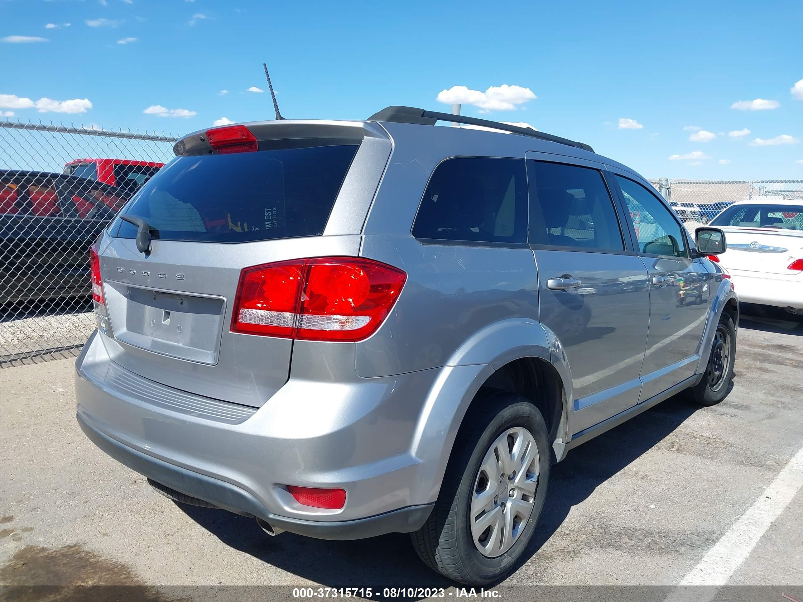 Photo 3 VIN: 3C4PDCBG0JT512263 - DODGE JOURNEY 