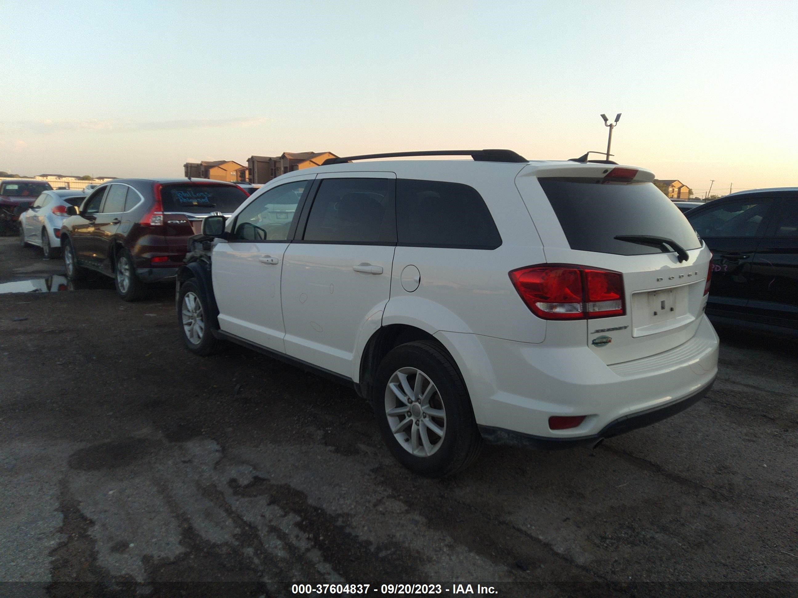 Photo 2 VIN: 3C4PDCBG1FT649302 - DODGE JOURNEY 