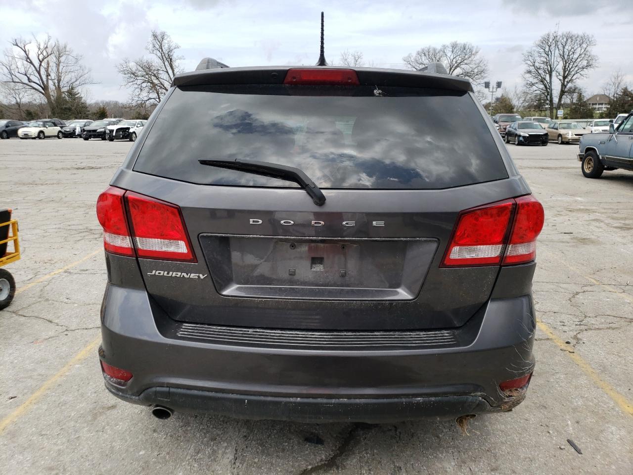 Photo 5 VIN: 3C4PDCBG1JT521800 - DODGE JOURNEY 