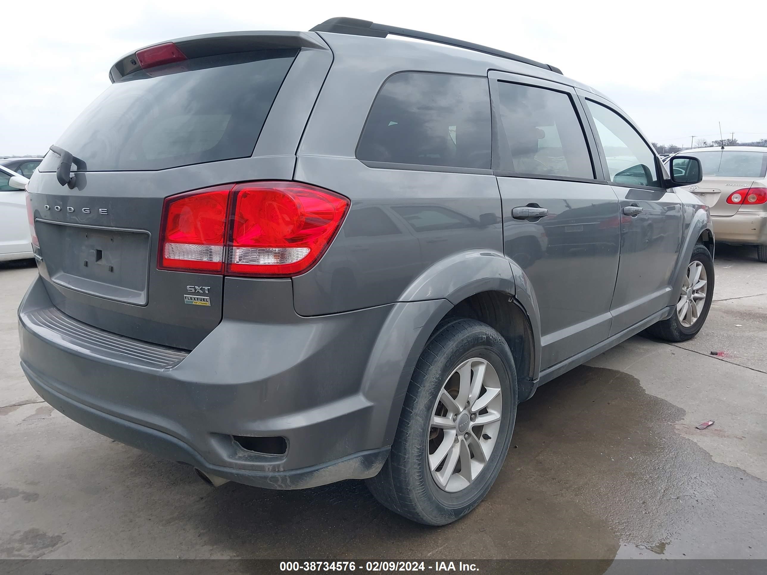 Photo 3 VIN: 3C4PDCBG2DT547097 - DODGE JOURNEY 