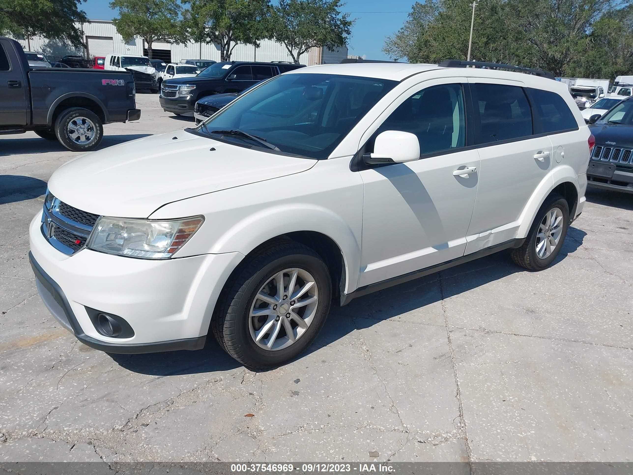 Photo 1 VIN: 3C4PDCBG2DT584330 - DODGE JOURNEY 