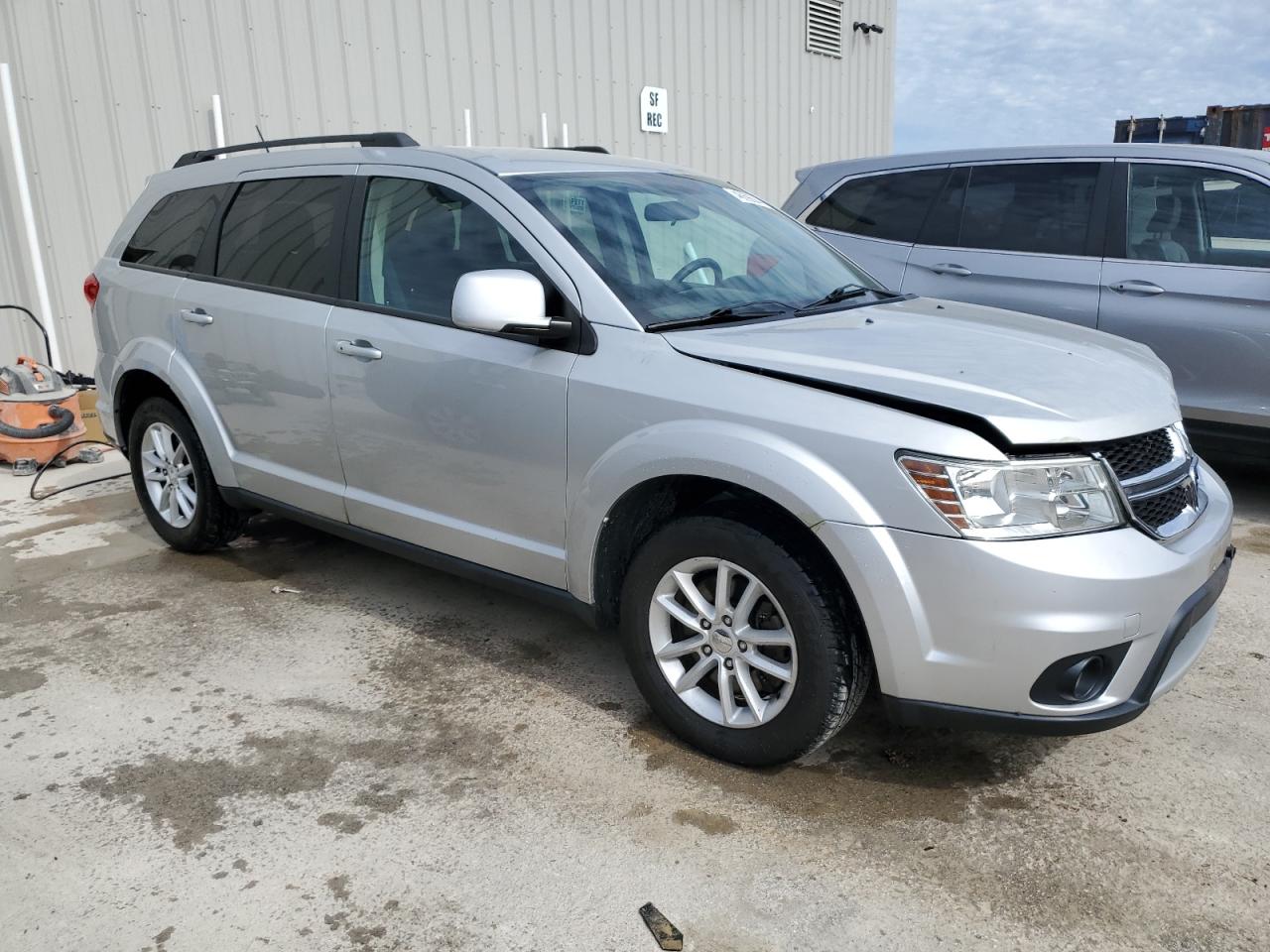 Photo 3 VIN: 3C4PDCBG2DT645739 - DODGE JOURNEY 