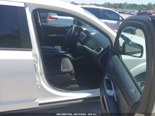 Photo 4 VIN: 3C4PDCBG2FT627826 - DODGE JOURNEY 