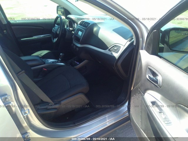 Photo 4 VIN: 3C4PDCBG3JT158562 - DODGE JOURNEY 