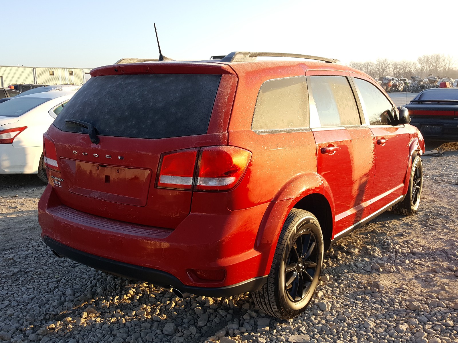 Photo 3 VIN: 3C4PDCBG3KT837801 - DODGE JOURNEY SE 