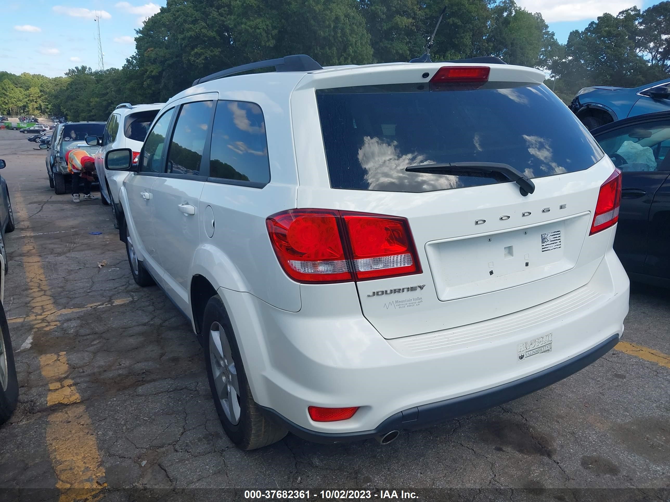 Photo 2 VIN: 3C4PDCBG4CT179939 - DODGE JOURNEY 