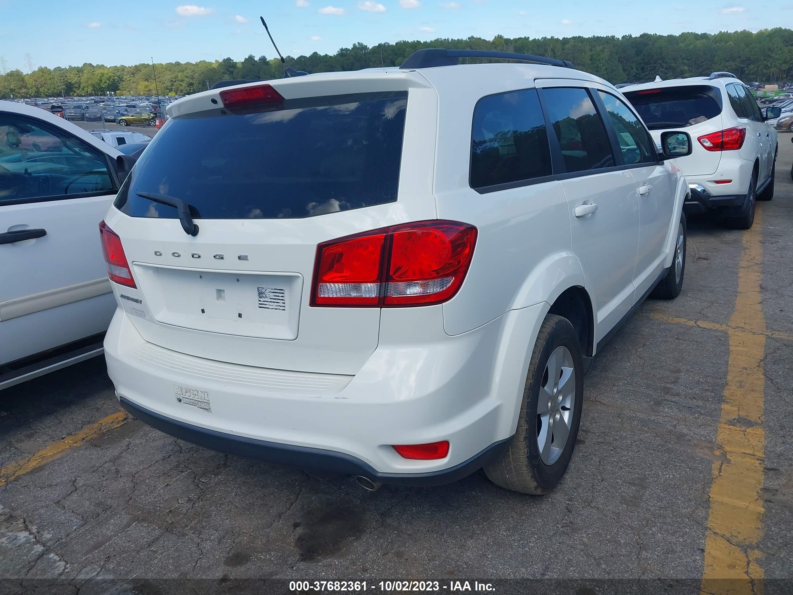 Photo 3 VIN: 3C4PDCBG4CT179939 - DODGE JOURNEY 