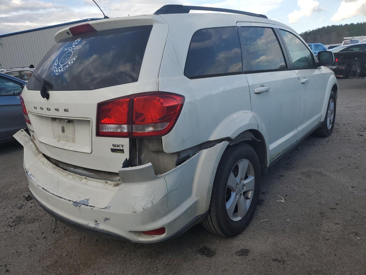 Photo 2 VIN: 3C4PDCBG4CT208825 - DODGE JOURNEY 