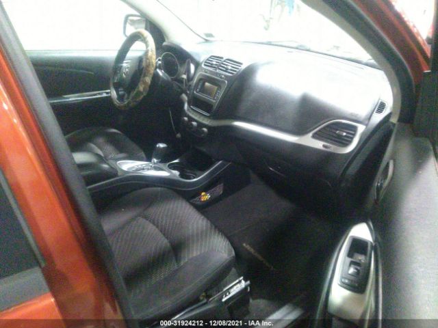 Photo 4 VIN: 3C4PDCBG4DT577007 - DODGE JOURNEY 