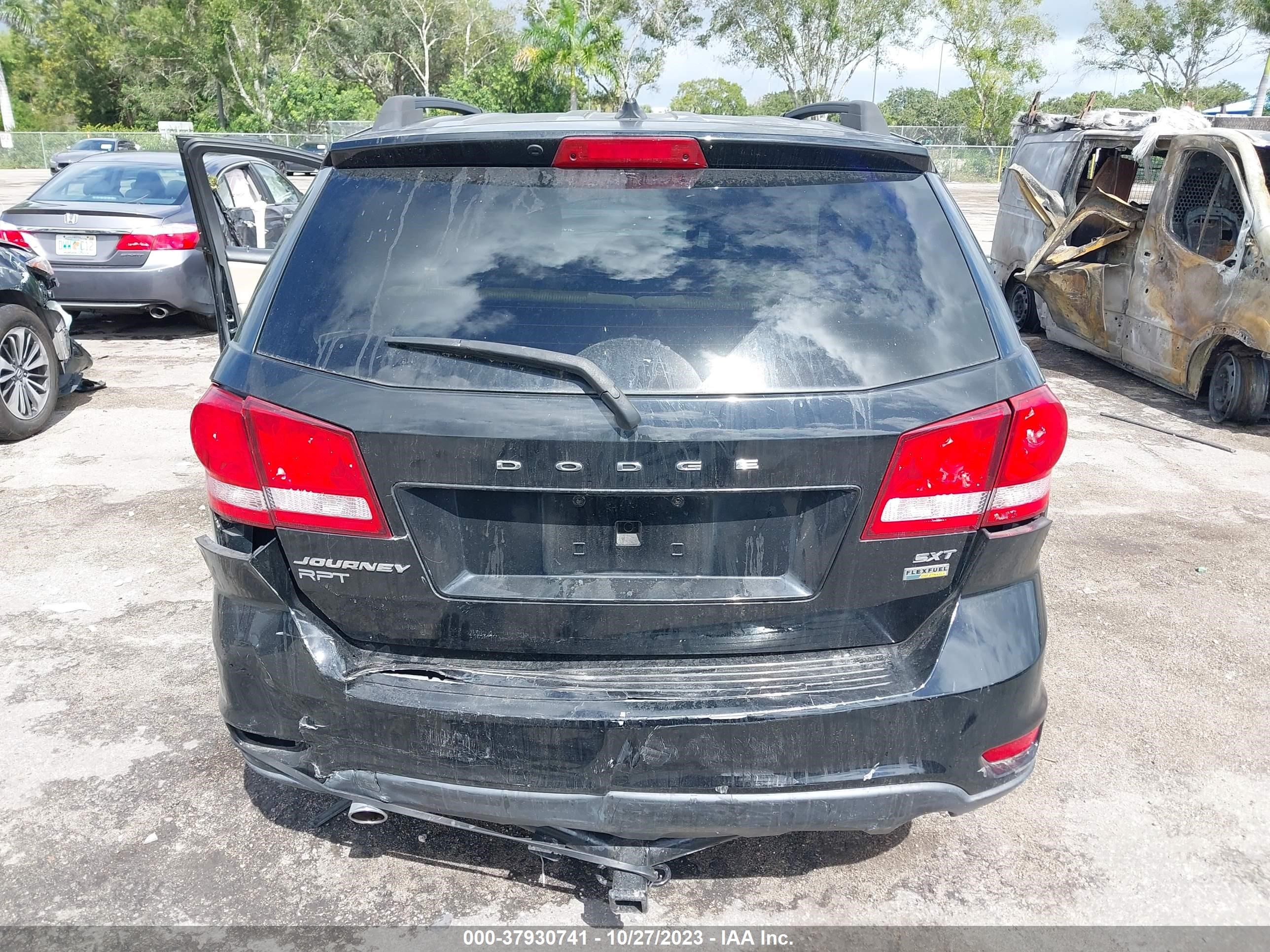 Photo 15 VIN: 3C4PDCBG4FT595283 - DODGE JOURNEY 