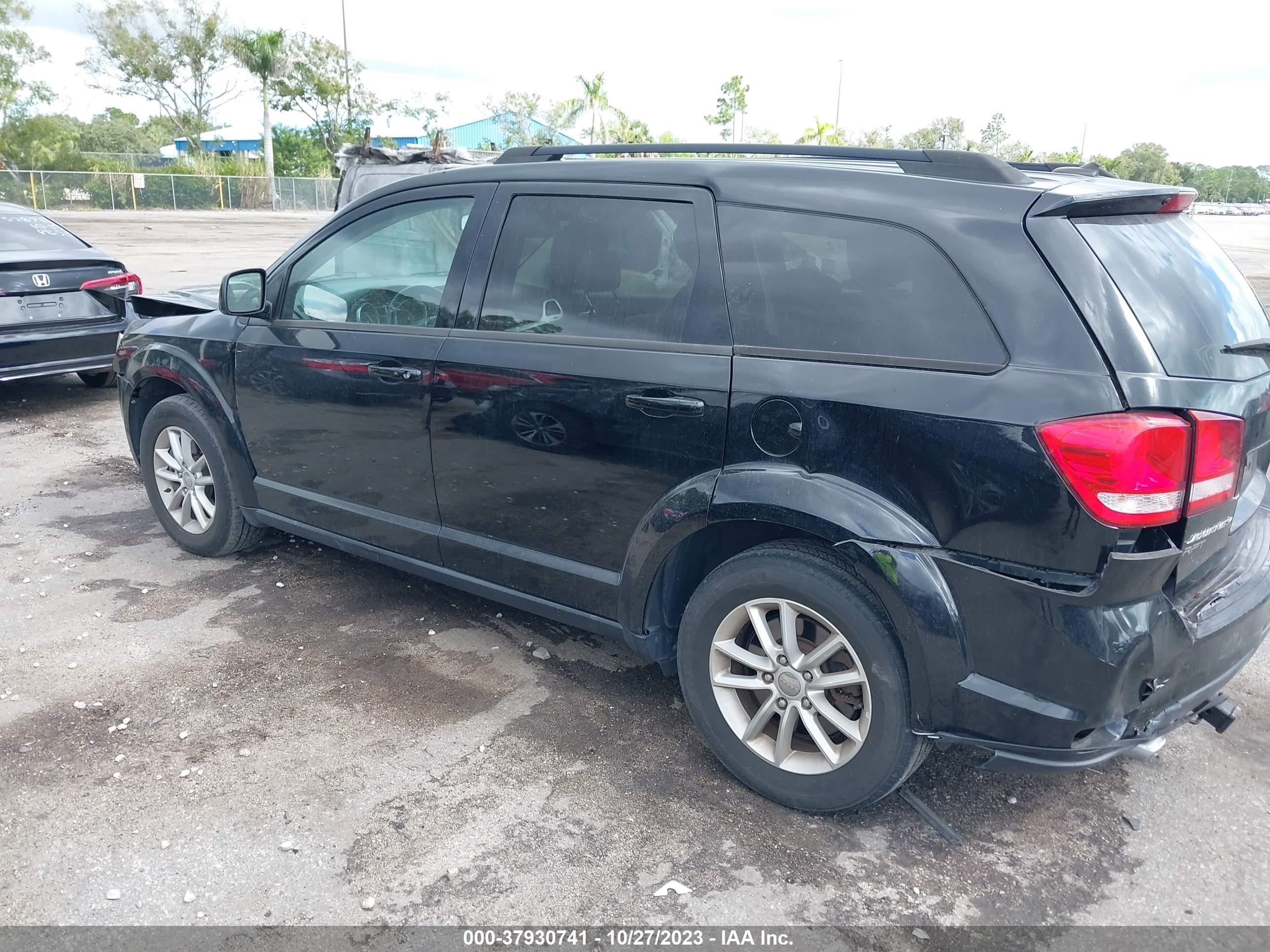 Photo 2 VIN: 3C4PDCBG4FT595283 - DODGE JOURNEY 