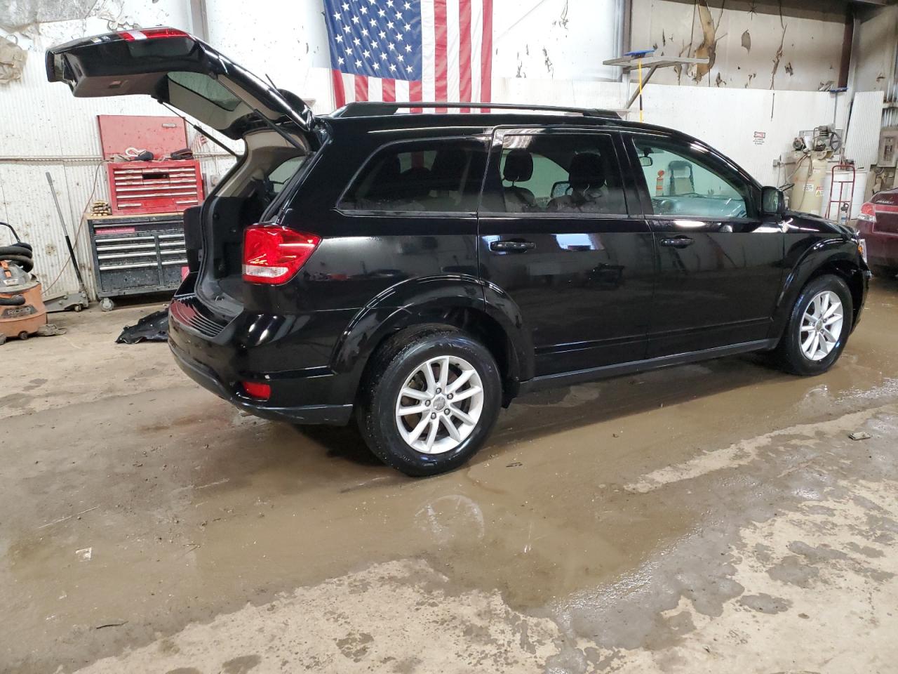 Photo 2 VIN: 3C4PDCBG4HT511126 - DODGE JOURNEY 