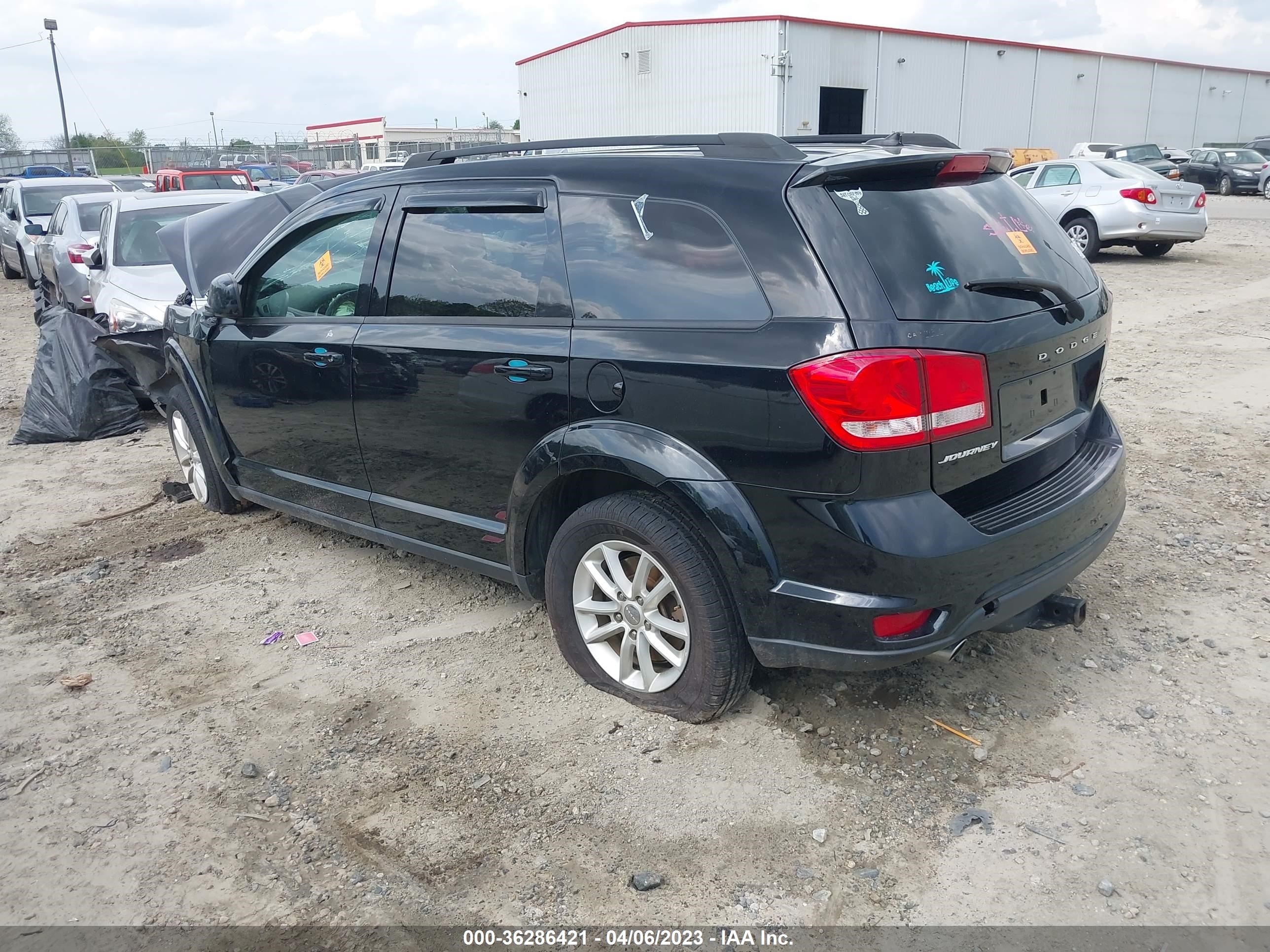 Photo 2 VIN: 3C4PDCBG4HT522949 - DODGE JOURNEY 