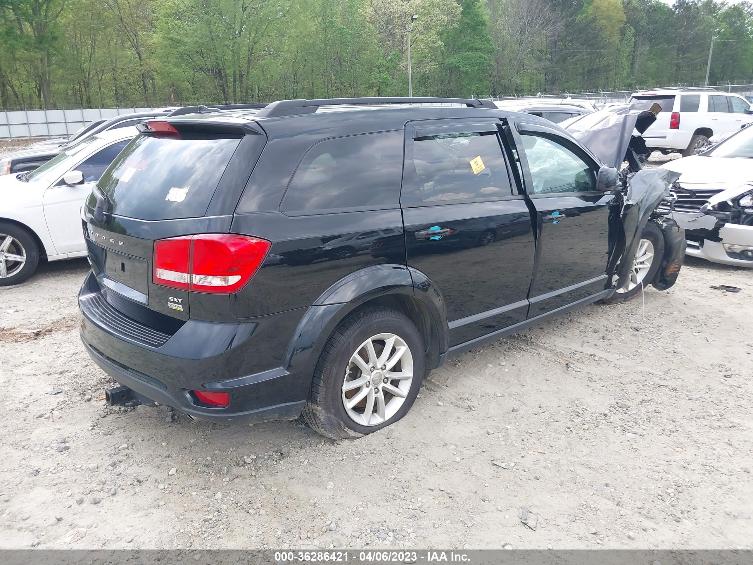 Photo 3 VIN: 3C4PDCBG4HT522949 - DODGE JOURNEY 