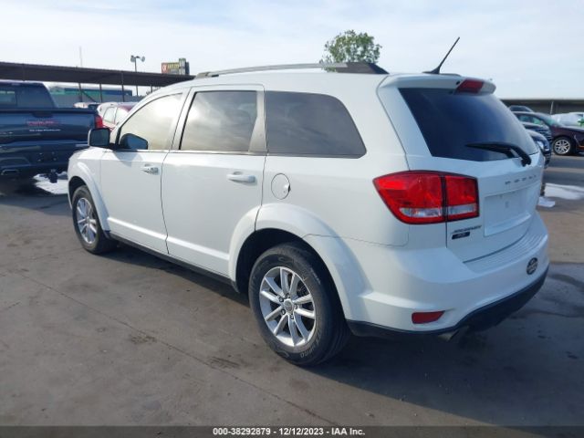 Photo 2 VIN: 3C4PDCBG4HT588725 - DODGE JOURNEY 