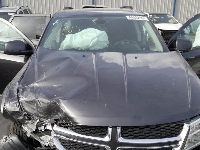 Photo 6 VIN: 3C4PDCBG4KT718722 - DODGE JOURNEY SE 