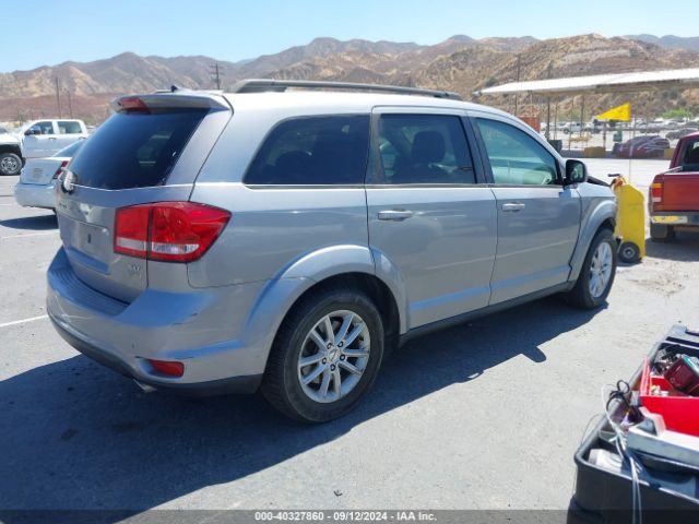 Photo 3 VIN: 3C4PDCBG5FT604766 - DODGE JOURNEY 