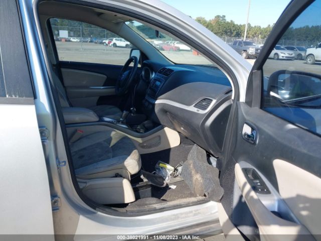 Photo 4 VIN: 3C4PDCBG6CT144657 - DODGE JOURNEY 