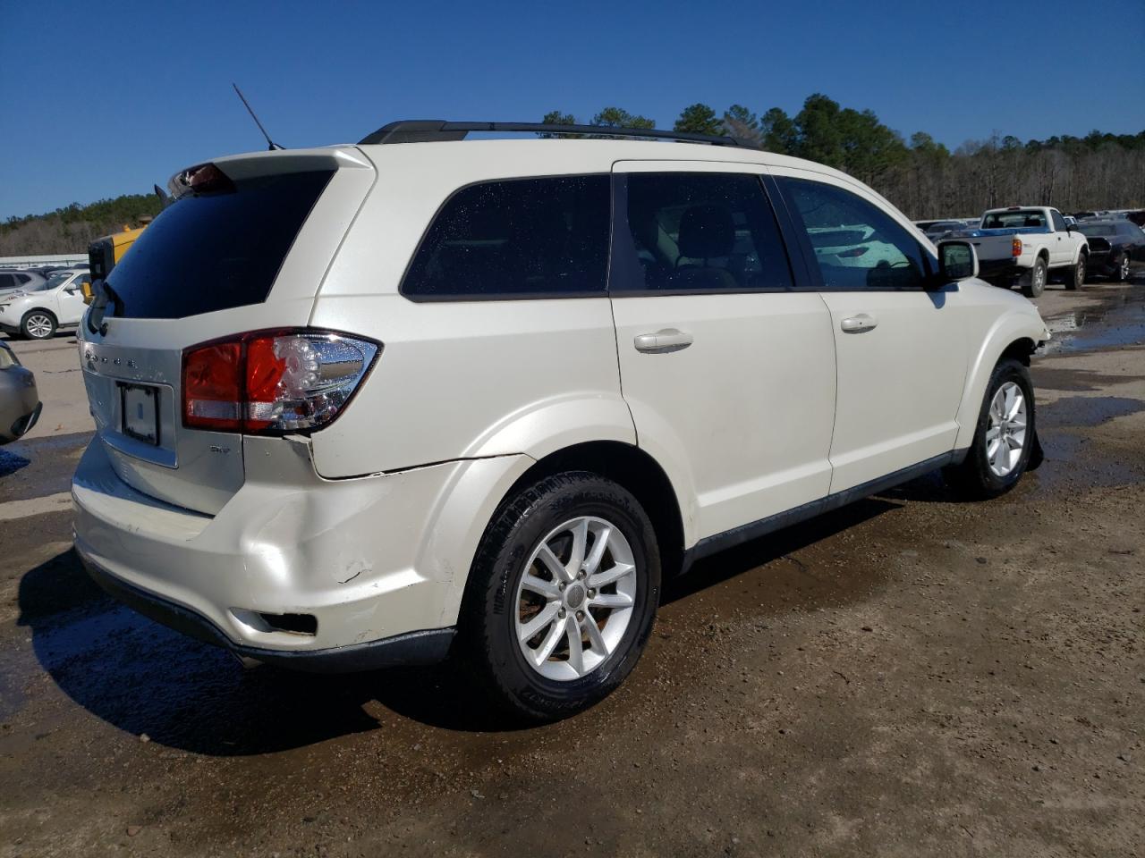 Photo 2 VIN: 3C4PDCBG6DT563934 - DODGE JOURNEY 