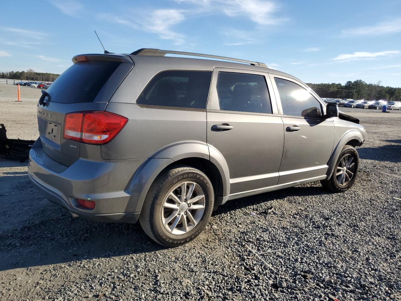 Photo 2 VIN: 3C4PDCBG6DT611769 - DODGE JOURNEY 