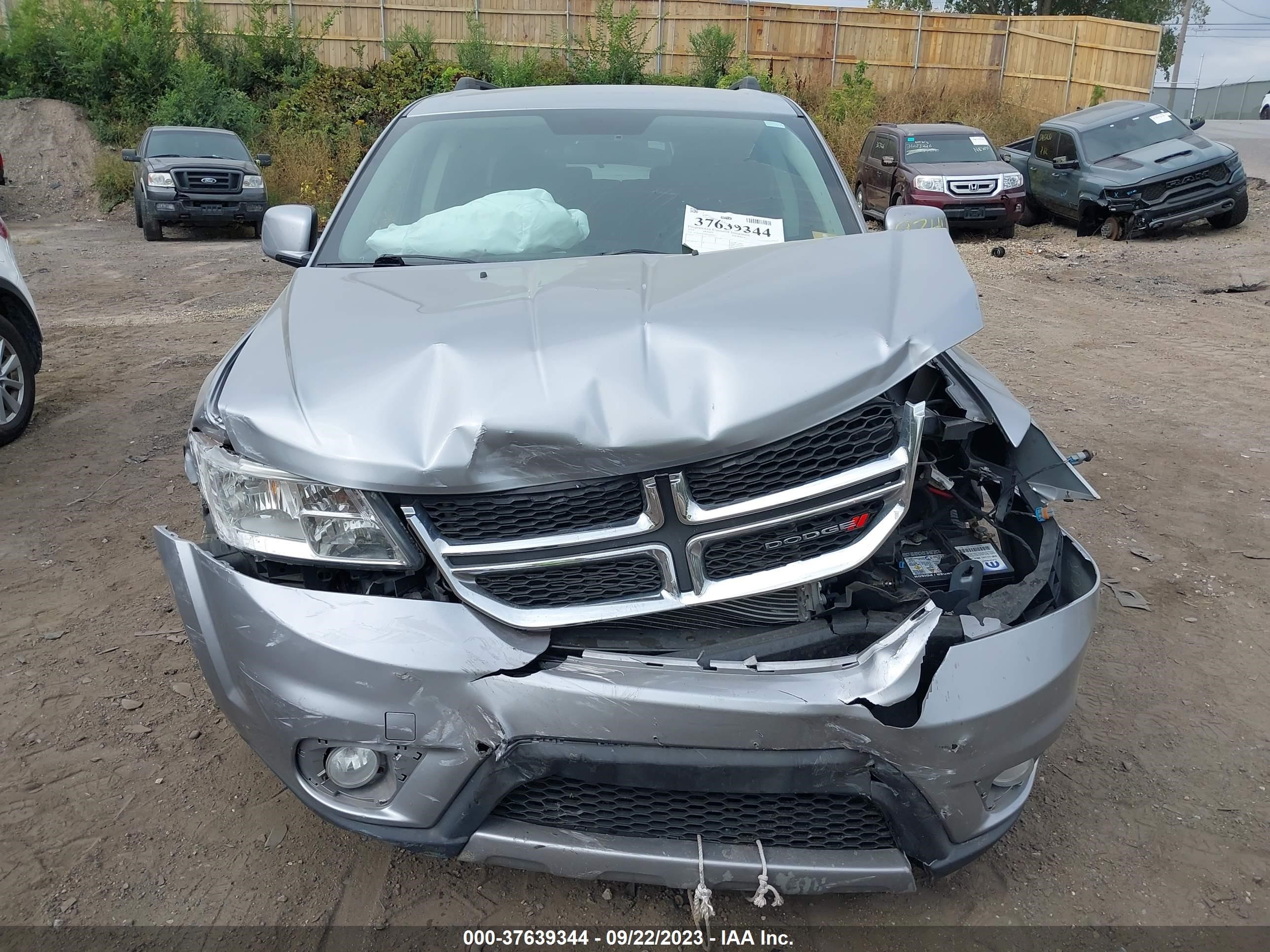 Photo 11 VIN: 3C4PDCBG6FT604954 - DODGE JOURNEY 