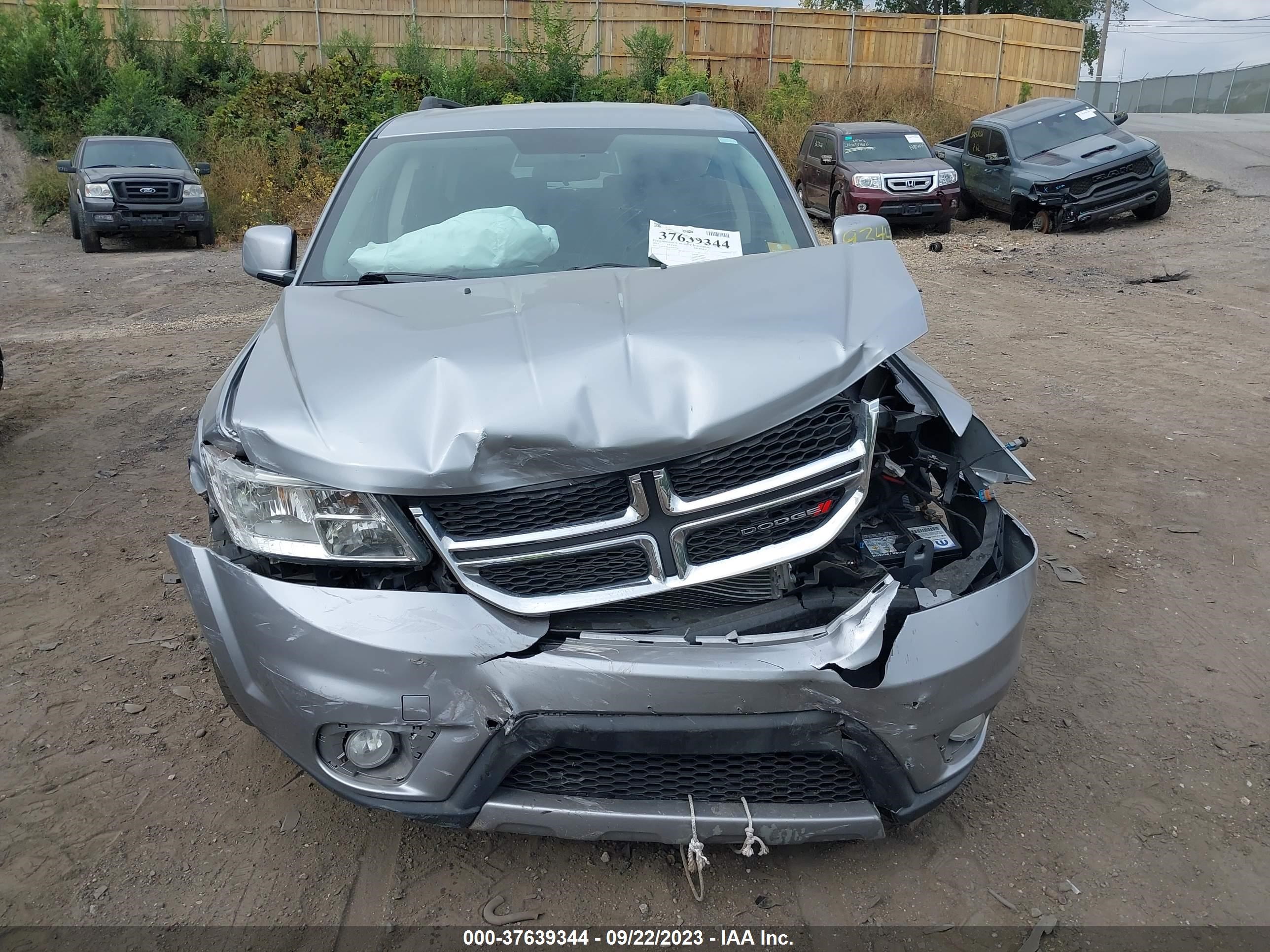 Photo 9 VIN: 3C4PDCBG6FT604954 - DODGE JOURNEY 